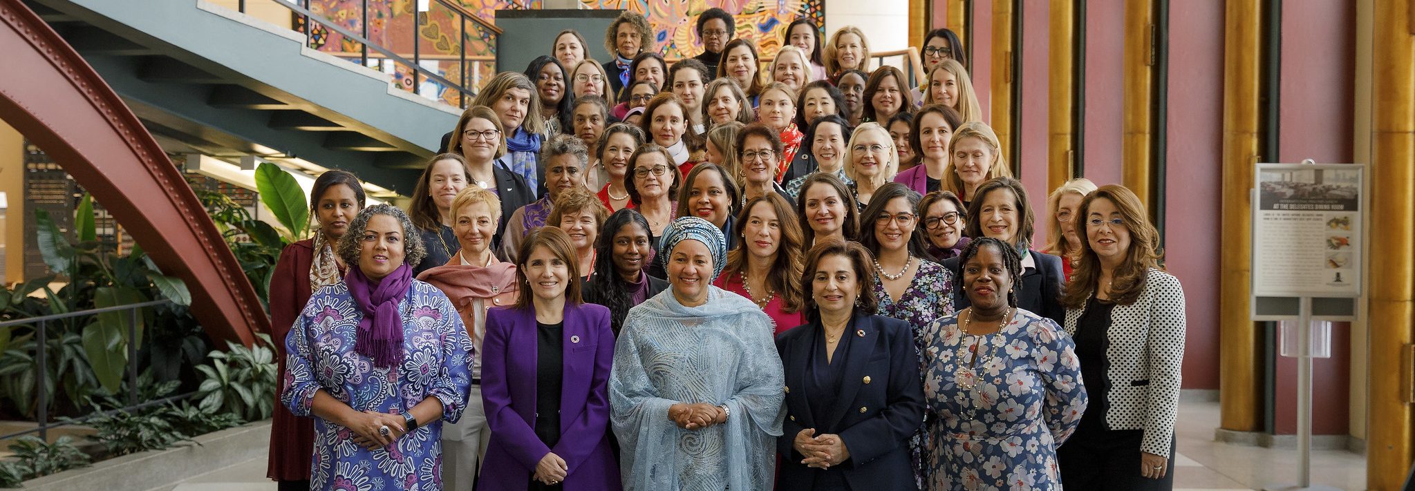 Gruppenbild von Frauen - Frauen in Führungspositionen - UN Women Deutschland