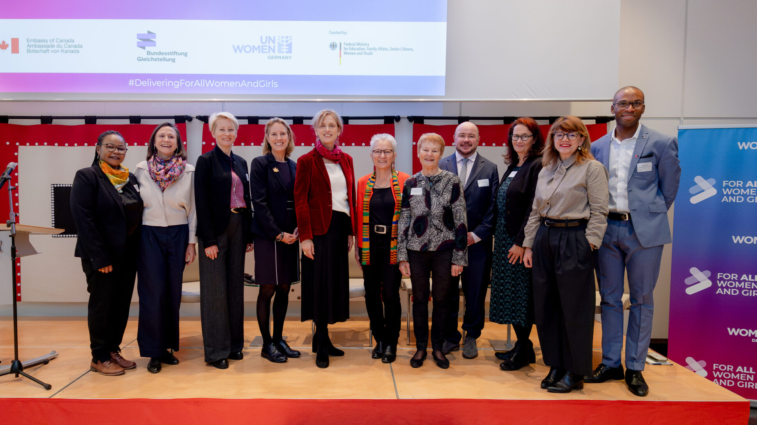 Gruppenbild aller Speaker*innen der Konferenz