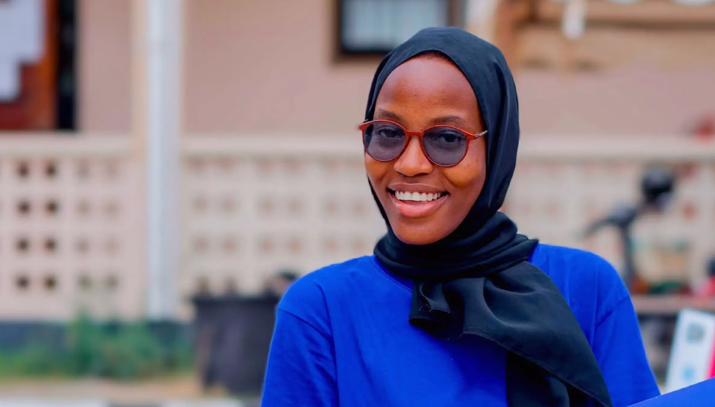 Lucia Masunga Mwanzalima auf dem African Girls Can Code Initiative Coding Camp in Sansibar.