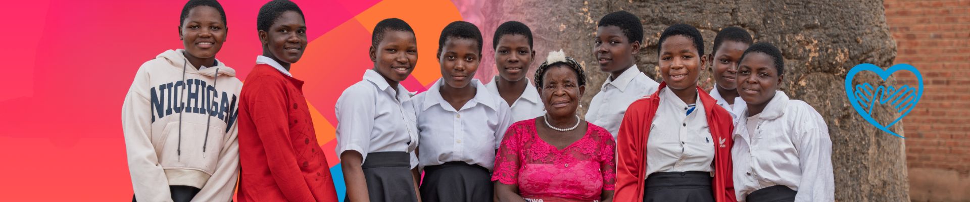 Gruppenbild mit Mädchen in Malawi