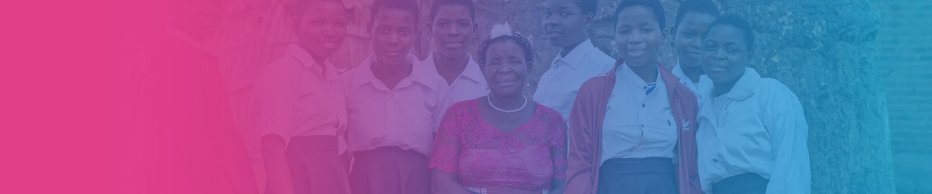Hintergrundbild - Gruppenbild mit Mädchen in Malawi