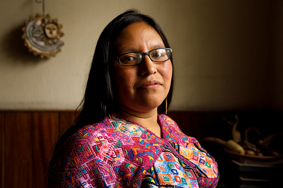 Ein Porträt von der indigenen Menschenrechtsaktivistin Sonia Maribel Sontay Herrera. Foto: UN Women/Ryan Brown